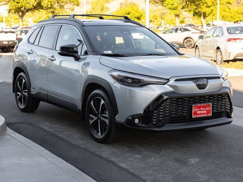 Certified 2023 Toyota Corolla Cross AWD Hybrid w/ Convenience Package image 3