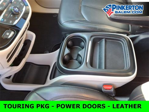 Used 2020 Chrysler Pacifica Touring-L image 27