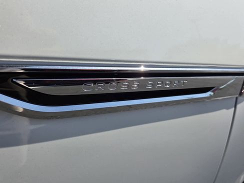 New 2026 Volkswagen Atlas Cross Sport SE FWD image 18