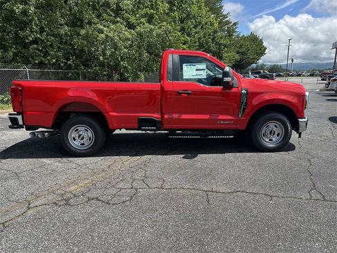New 2025 Ford F250 XL w/ XL Chrome Package image 8