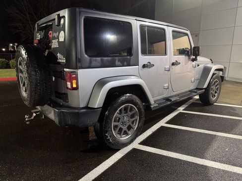Used 2018 Jeep Wrangler Unlimited Sahara image 5