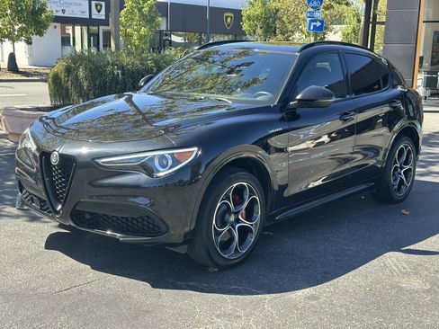 Used 2023 Alfa Romeo Stelvio Veloce AWD/4WD image 3