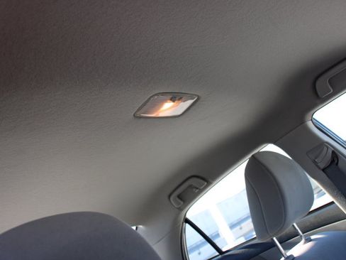 Used 2010 Toyota Corolla LE image 19