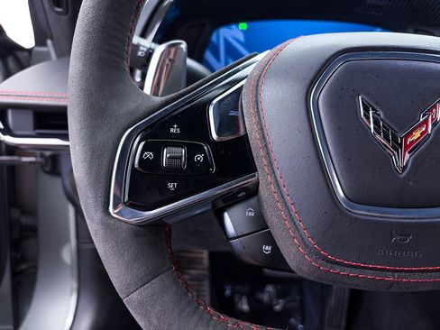 Used 2023 Chevrolet Corvette Stingray Premium Cpe w/ Z51 Performance Package RWD image 32