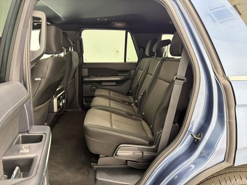 Used 2020 Ford Expedition XLT image 13