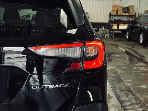 Used 2024 Subaru Outback Limited image 7