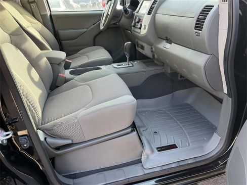 Used 2021 Nissan Frontier SV w/ Midnight Edition Floor Mats image 22