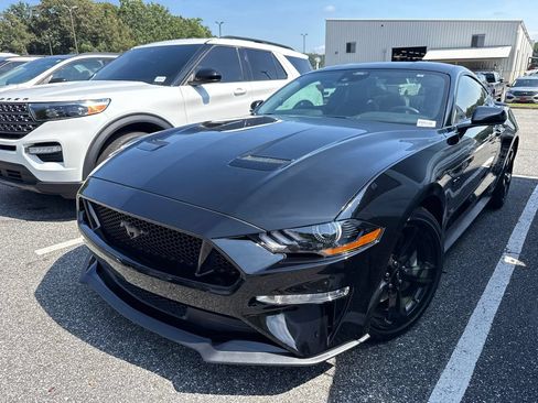 Used 2022 Ford Mustang GT Premium w/ Black Accent Package RWD image 7