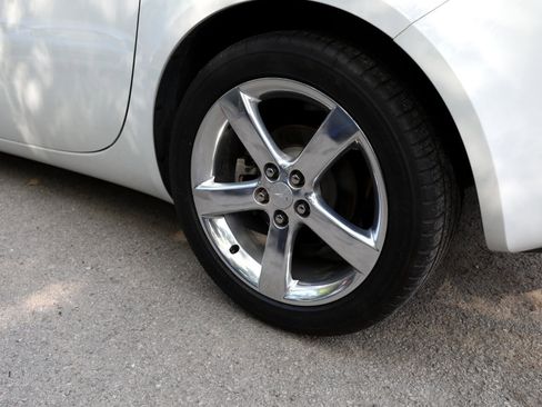 Used 2006 Pontiac Solstice Convertible w/ Premium Package image 9