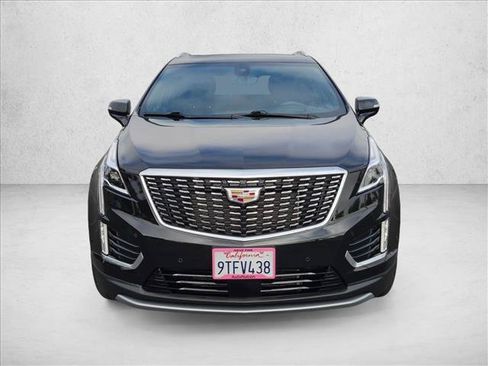 Used 2022 Cadillac XT5 Premium Luxury w/ Technology Package FWD image 2