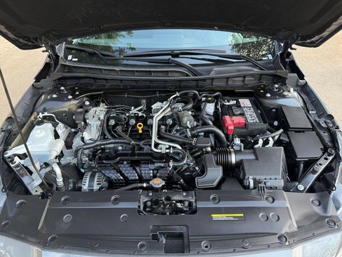 Used 2025 Nissan Altima 2.5 SV FWD image 31