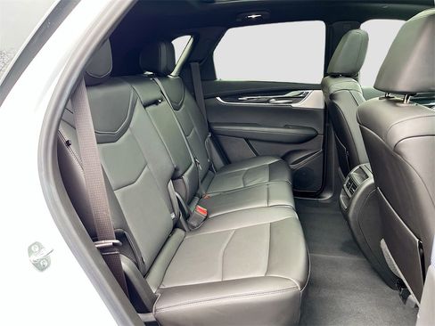 Certified 2025 Cadillac XT5 Premium Luxury image 28