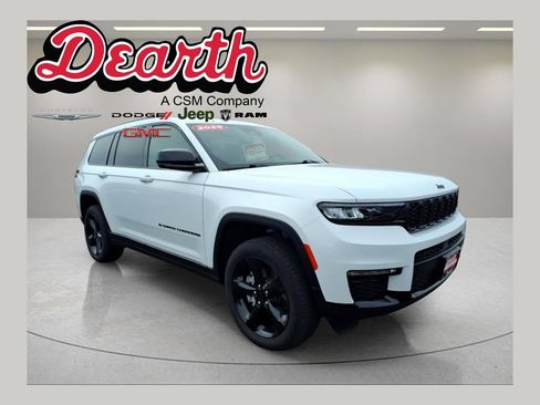 Used 2025 Jeep Grand Cherokee L Limited w/ Black Appearance Package AWD/4WD image 1