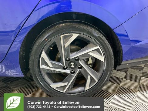 Used 2025 Hyundai Elantra Limited image 25