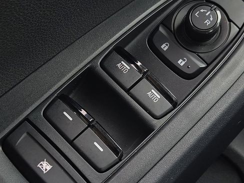 Certified 2025 Subaru Crosstrek 2.0i Premium image 18