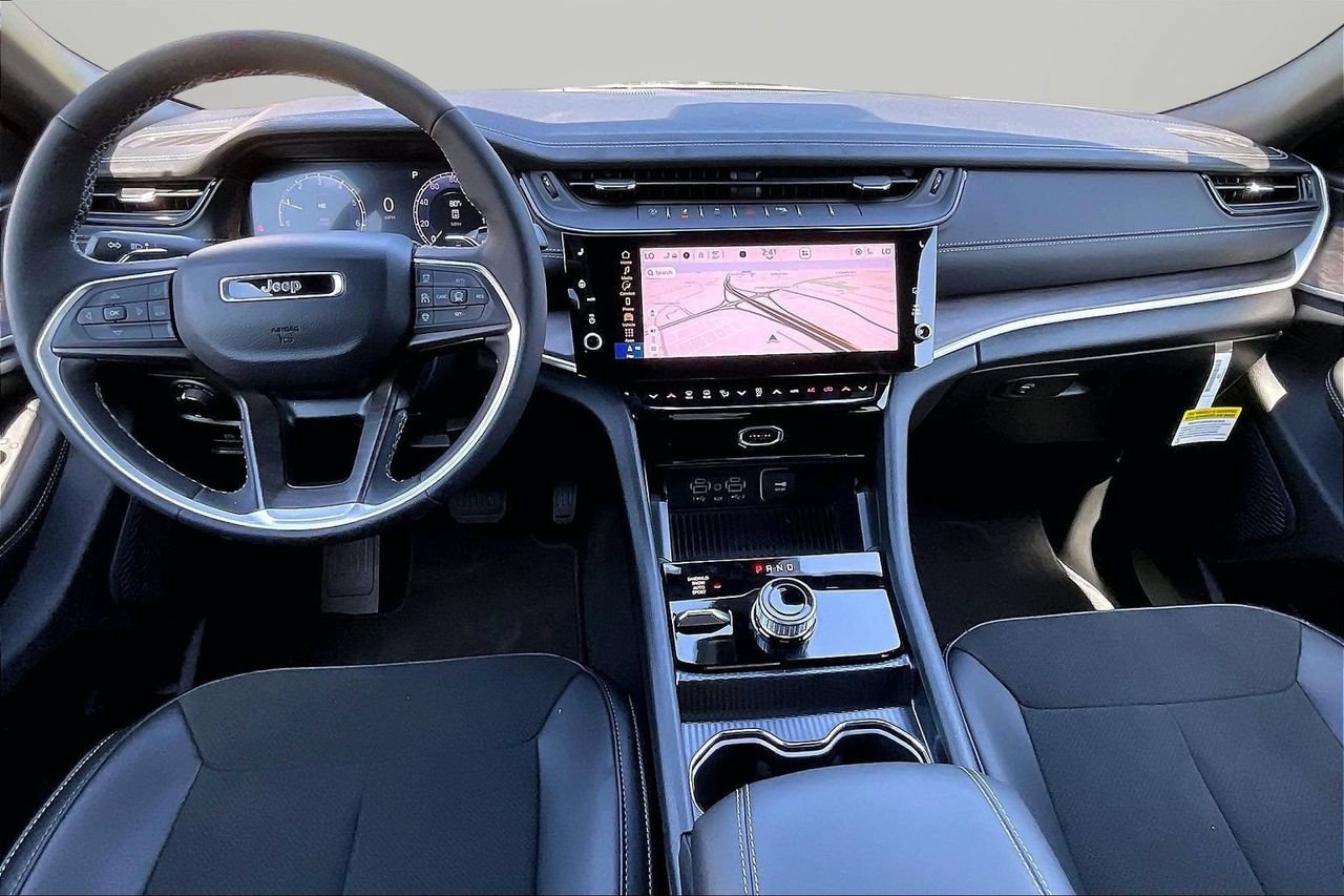 New 2027 Jeep Grand Cherokee Altitude AWD/4WD image 9