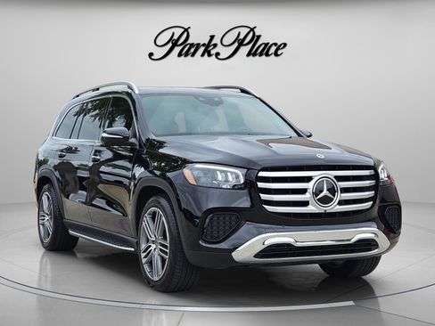 Certified 2026 Mercedes-Benz GLS 450 4MATIC image 4