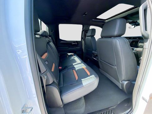 Used 2024 GMC Sierra 1500 AT4 w/ Technology Package image 26