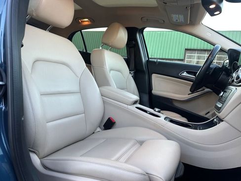 Used 2019 Mercedes-Benz GLA 250 4MATIC image 26