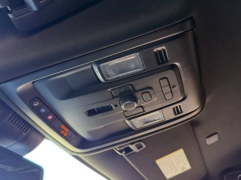 Used 2023 GMC Yukon Denali AWD/4WD image 19