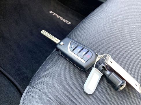 Used 2023 Toyota Corolla LE image 15