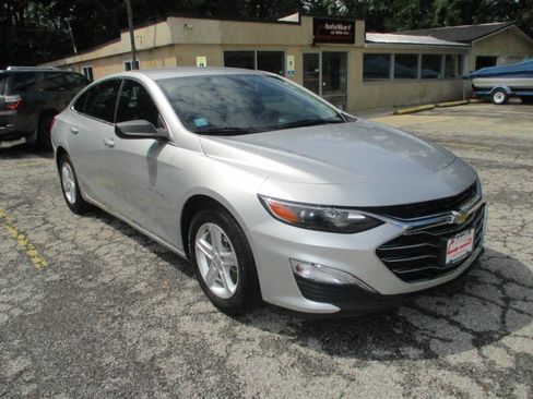Used 2020 Chevrolet Malibu LS w/ LPO, Convenience Package 1 FWD image 4