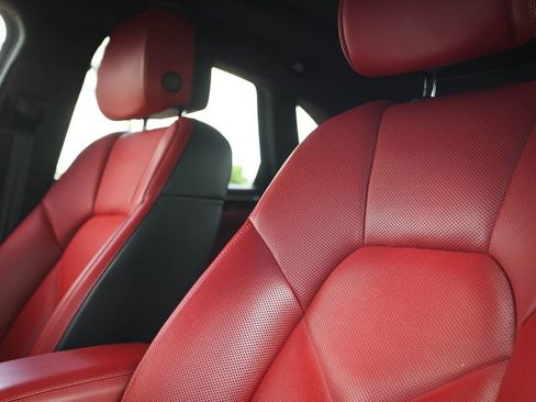 Used 2024 Porsche Macan image 38