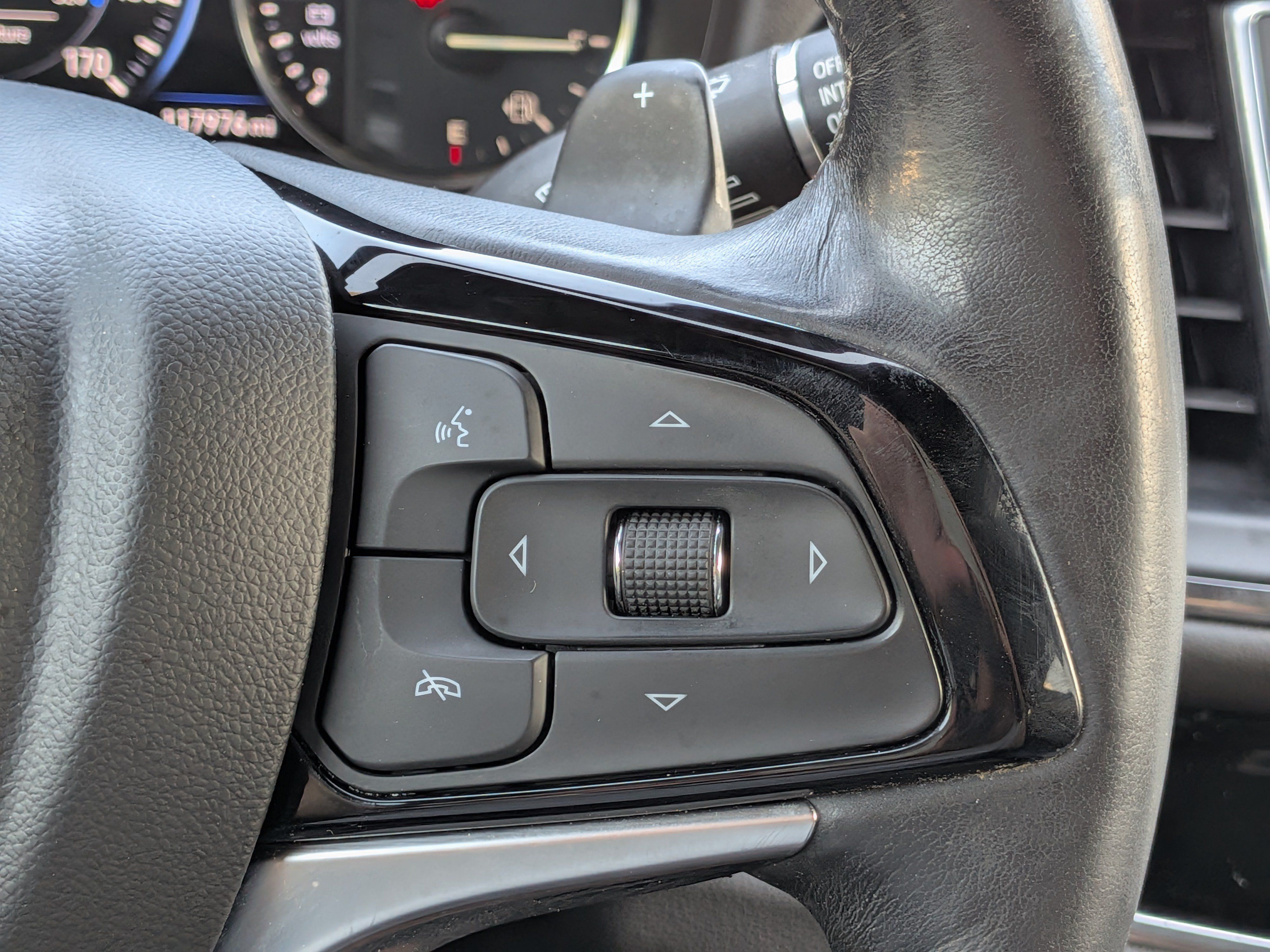 Certified 2023 Buick Enclave Avenir w/ Avenir Technology Package FWD image 28