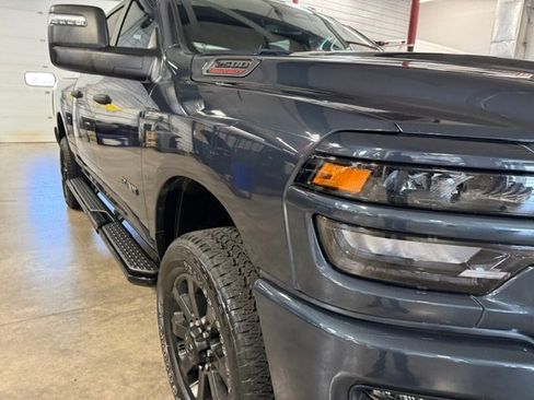 Used 2025 RAM 2500 Big Horn AWD/4WD image 3