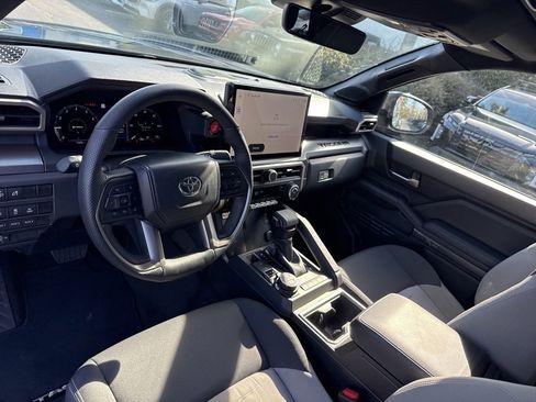 Used 2024 Toyota Tacoma TRD Off-Road image 22