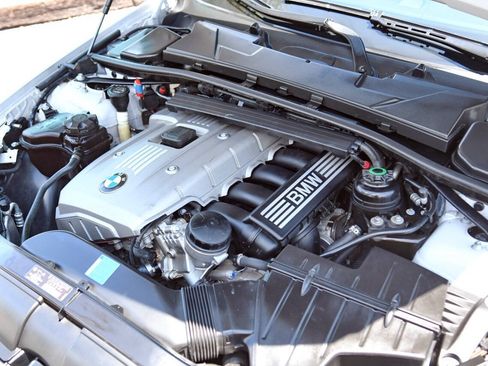 Used 2006 BMW 325i Sedan RWD image 22