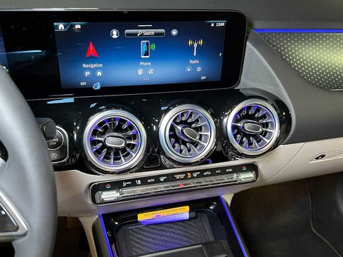 Certified 2025 Mercedes-Benz GLA 250 4MATIC image 26