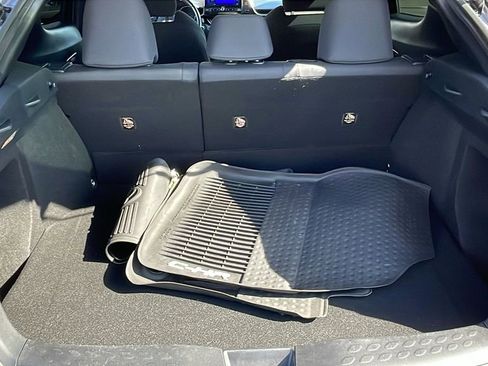 Used 2018 Toyota C-HR XLE image 31