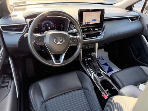 Used 2023 Toyota Corolla Cross AWD Hybrid w/ Convenience Package image 11