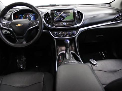 Used 2017 Chevrolet Volt Premier w/ Driver Confidence II Package FWD image 2