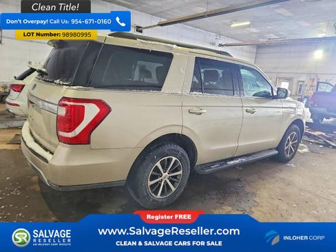 Used 2018 Ford Expedition XLT image 4
