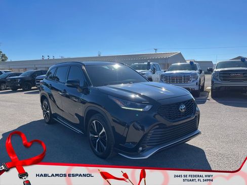 Used 2022 Toyota Highlander XSE image 2