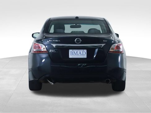 Used 2015 Nissan Altima 2.5 SV w/ Convenience Package FWD image 11