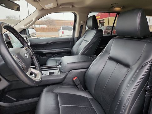 Used 2022 Ford Expedition XLT image 7