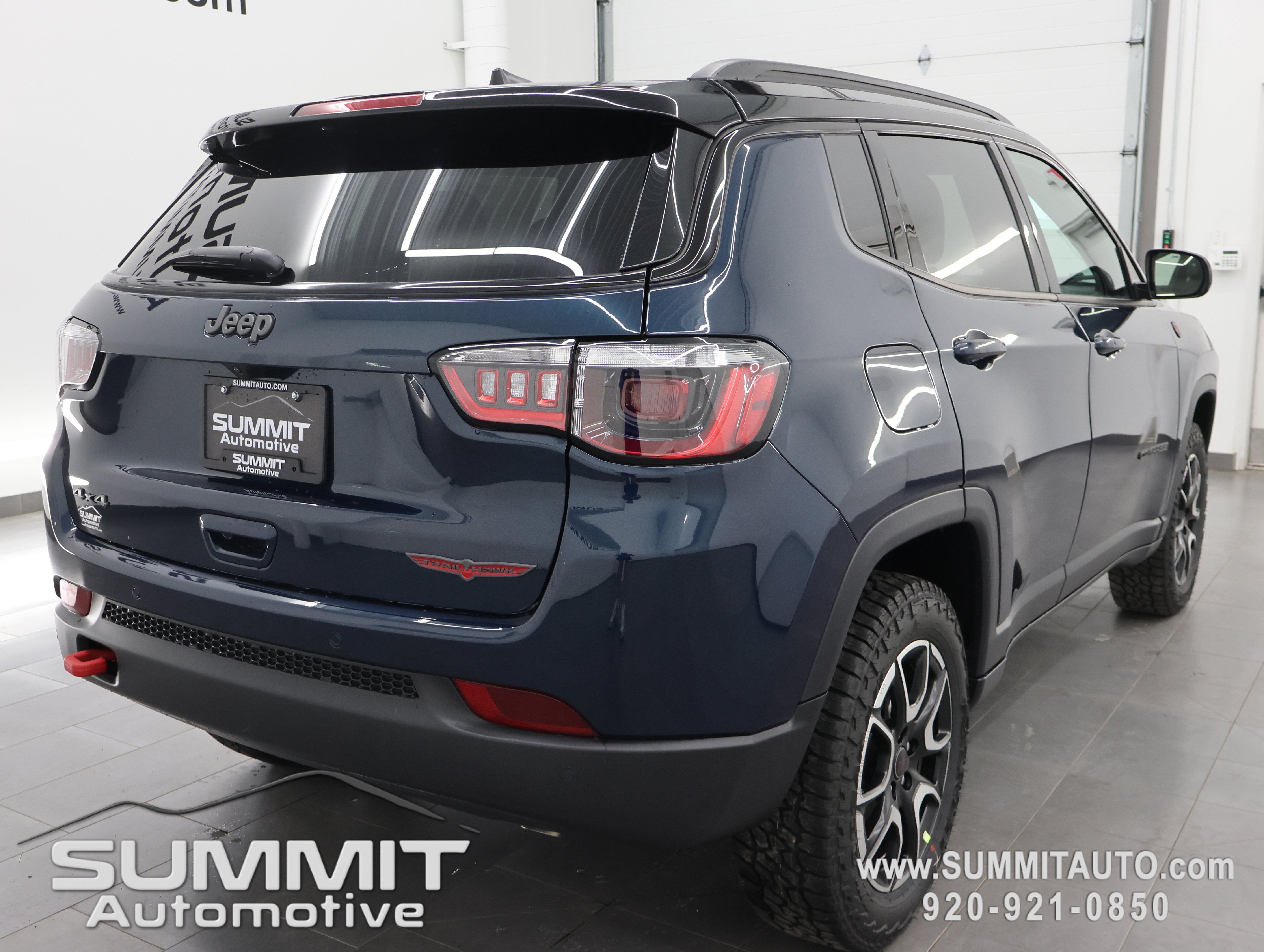 New 2026 Jeep Compass Trailhawk w/ Sun, Sound & Navigation Group AWD/4WD image 5