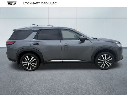 Used 2024 Nissan Pathfinder Platinum image 2