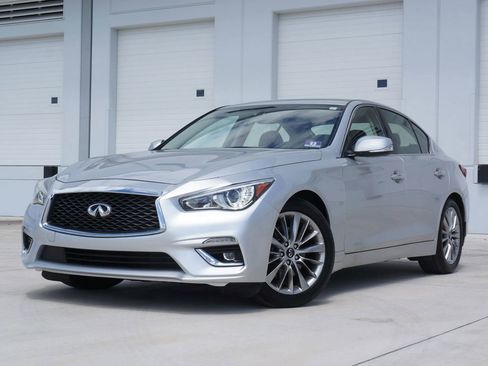 Used 2019 INFINITI Q50 Luxe w/ Essential Package (3.0T Luxe) image 5