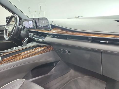 Used 2023 Cadillac Escalade ESV Premium Luxury RWD image 40