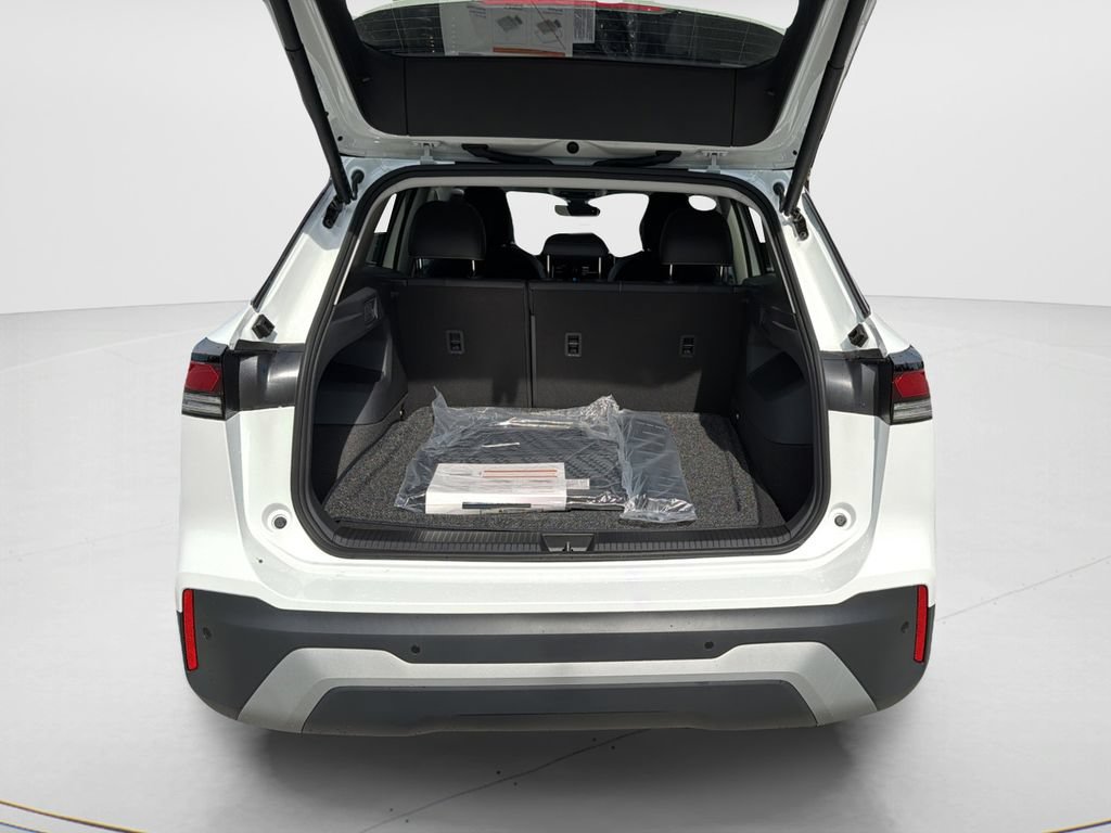 New 2026 Volkswagen Tiguan SE FWD image 9