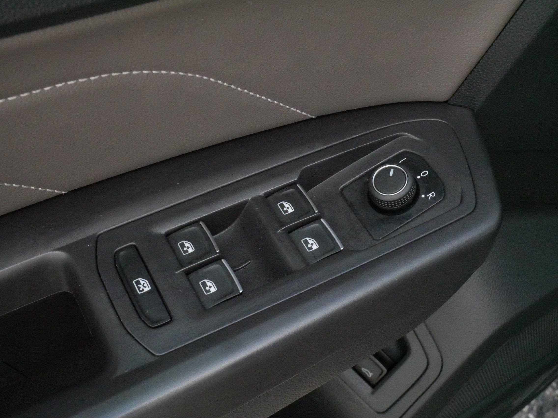 Certified 2023 Volkswagen Atlas SEL AWD/4WD image 19