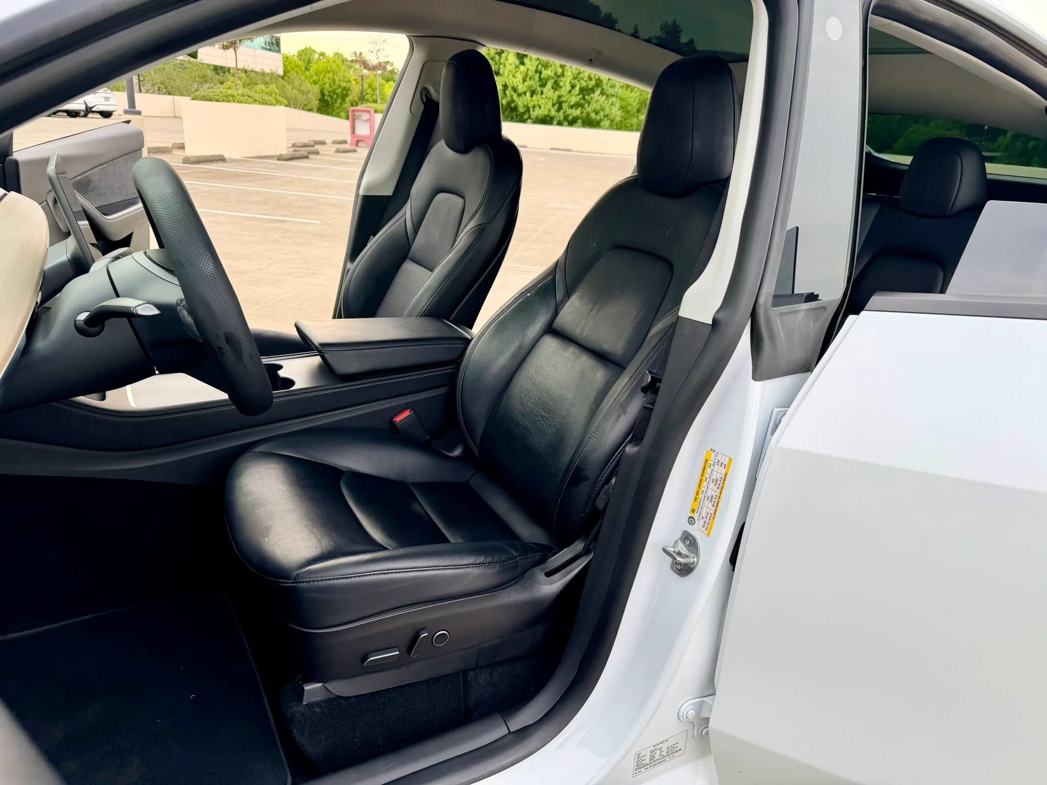 Used 2022 Tesla Model Y Performance AWD/4WD image 22