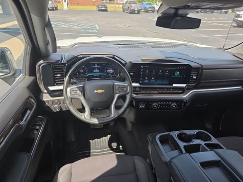 Used 2023 Chevrolet Silverado 1500 LT AWD/4WD image 12