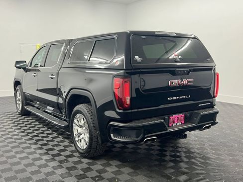 Used 2023 GMC Sierra 1500 Denali w/ Technology Package AWD/4WD image 3