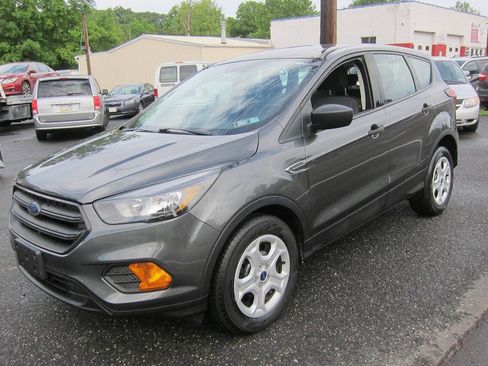 Used 2019 Ford Escape S FWD image 1