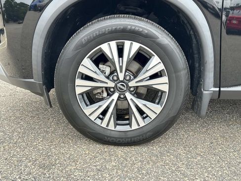 Certified 2023 Nissan Rogue SV w/ SV Premium B Package AWD/4WD image 9
